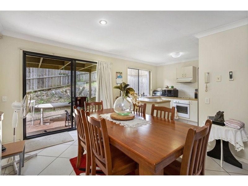 4/24 Amsonia Court, Arundel QLD 4214