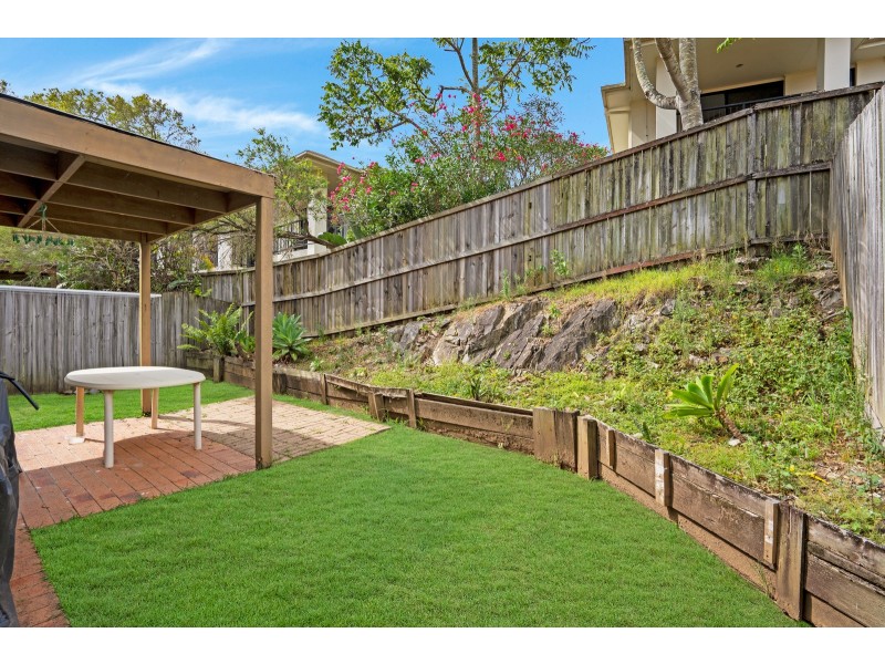 4/24 Amsonia Court, Arundel QLD 4214