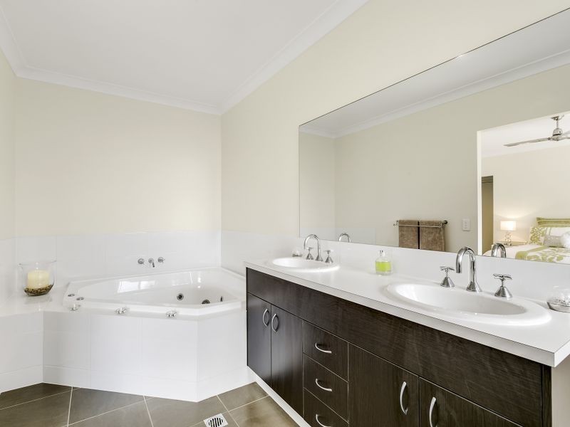 7 Peregrine Street, Reedy Creek QLD 4227