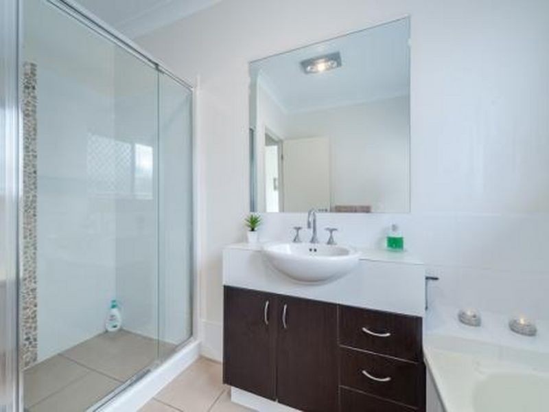 7 Peregrine Street, Reedy Creek QLD 4227