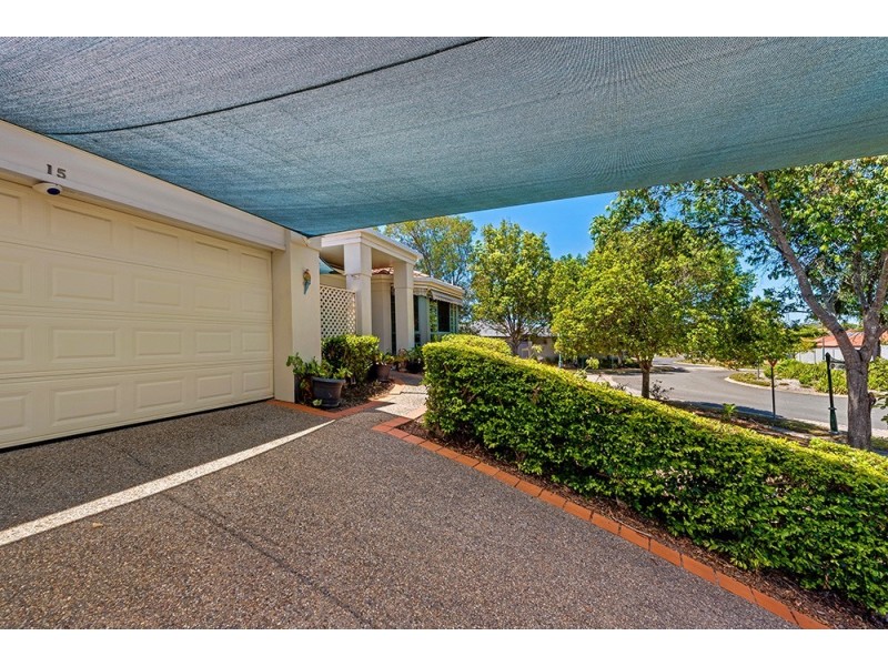 15 Langport Parade, Mudgeeraba QLD 4213