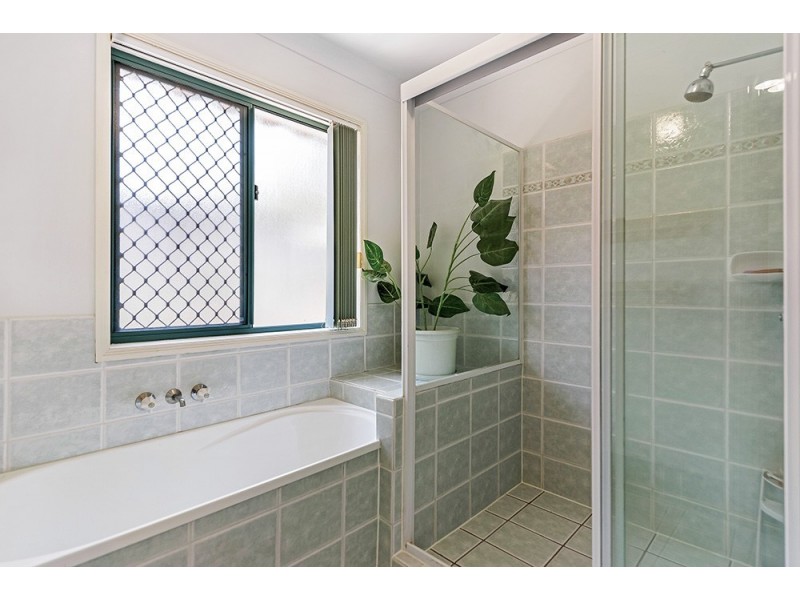 15 Langport Parade, Mudgeeraba QLD 4213