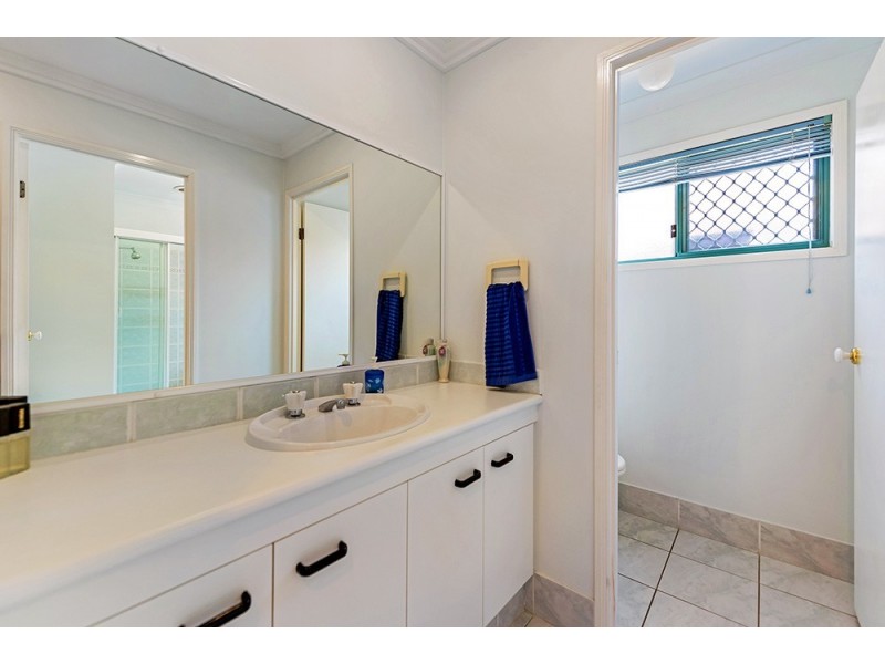 15 Langport Parade, Mudgeeraba QLD 4213