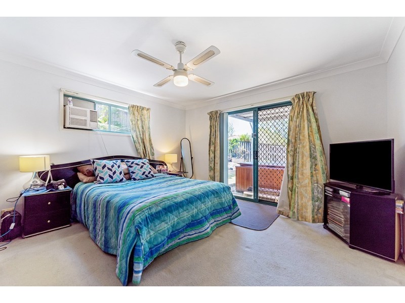 15 Langport Parade, Mudgeeraba QLD 4213