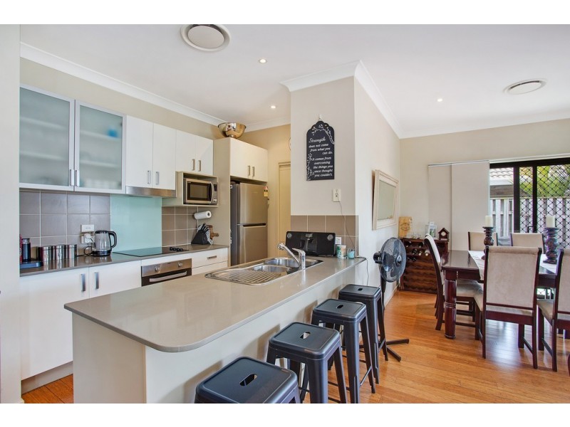 2/9 Palma Crescent, Varsity Lakes QLD 4227