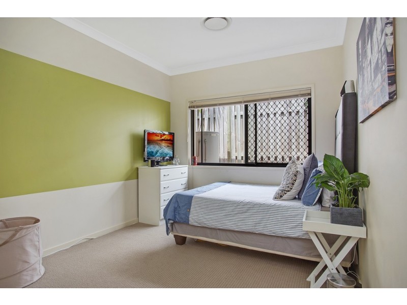 2/9 Palma Crescent, Varsity Lakes QLD 4227
