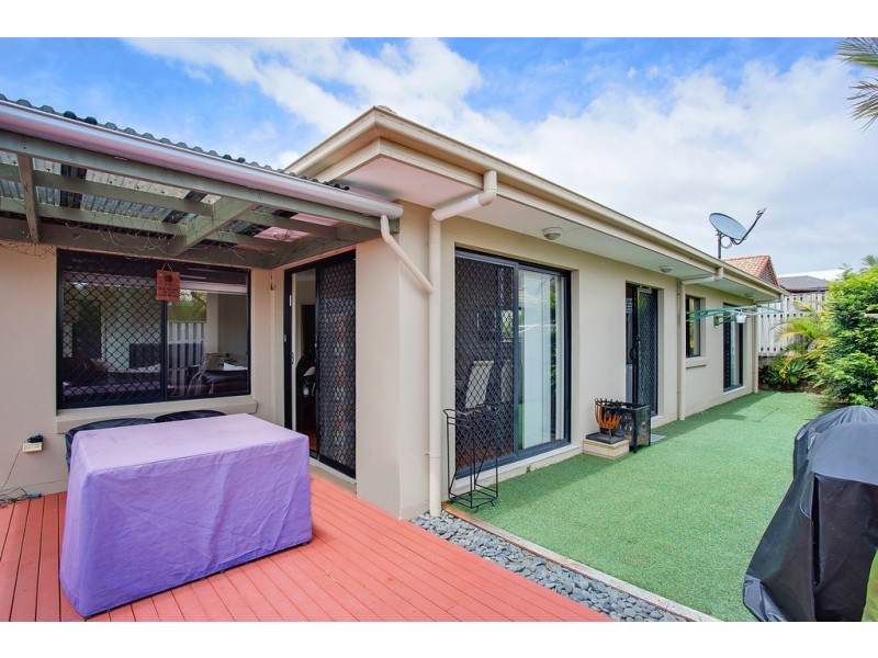 2/9 Palma Crescent, Varsity Lakes QLD 4227