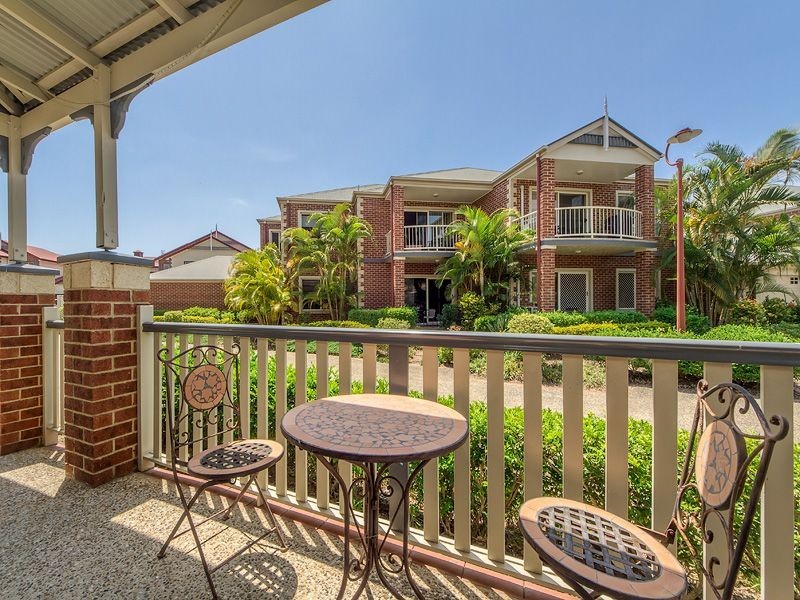 8/55 Paradise Springs Avenue, Robina QLD 4226