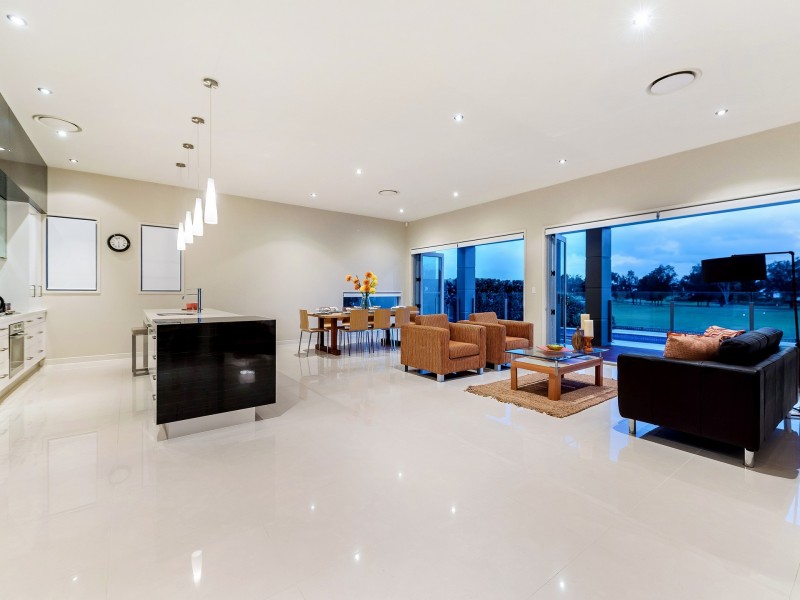 2015 The Boulevarde, Benowa QLD 4217