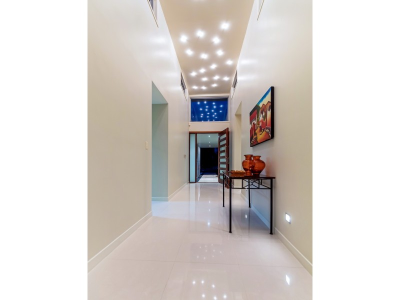 2015 The Boulevarde, Benowa QLD 4217