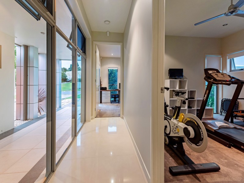 2015 The Boulevarde, Benowa QLD 4217