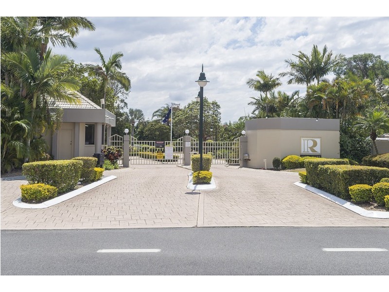 142/125 Santa Cruz Blvd, Clear Island Waters QLD 4226
