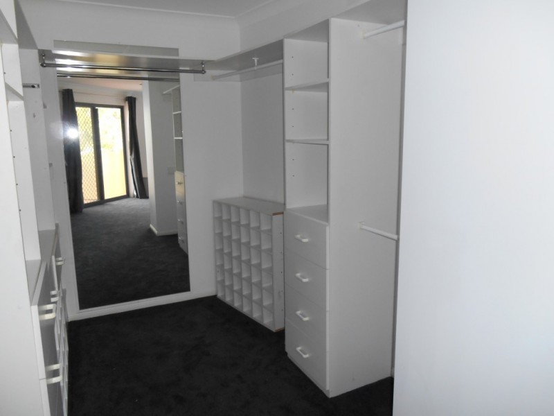 142/125 Santa Cruz Blvd, Clear Island Waters QLD 4226
