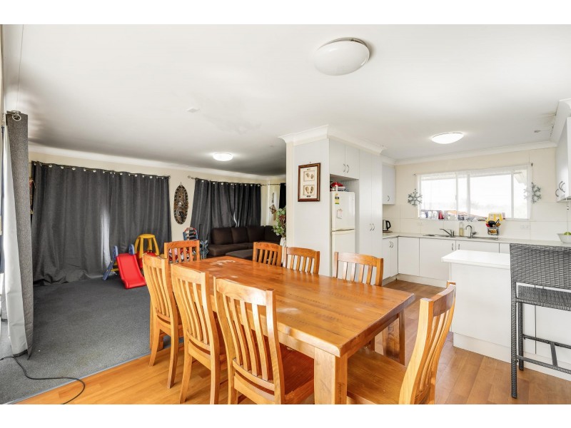 8 Leichhardt Street, Centenary Heights QLD 4350