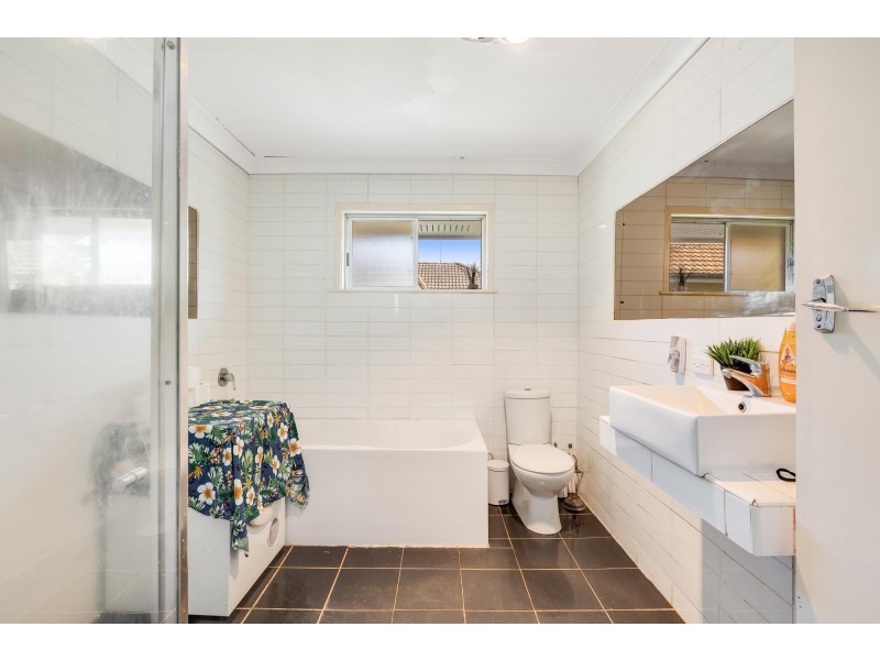 8 Leichhardt Street, Centenary Heights QLD 4350