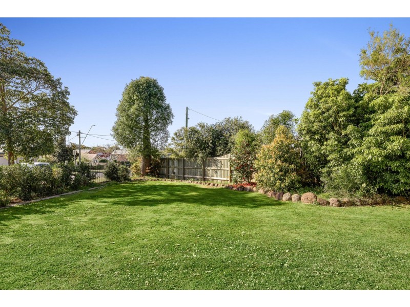 8 Leichhardt Street, Centenary Heights QLD 4350