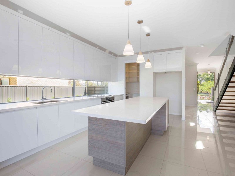 2/184 Rio Vista Boulevard, Mermaid Waters QLD 4218