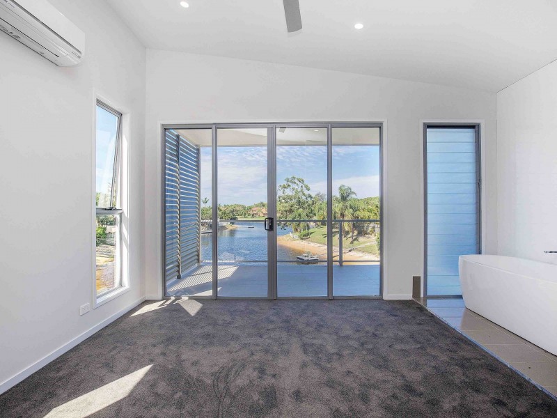 2/184 Rio Vista Boulevard, Mermaid Waters QLD 4218
