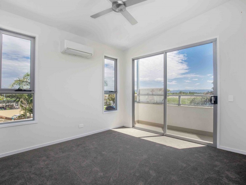 2/184 Rio Vista Boulevard, Mermaid Waters QLD 4218
