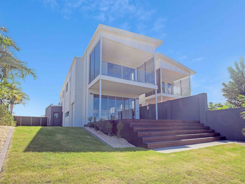 2/184 Rio Vista Boulevard, Mermaid Waters QLD 4218