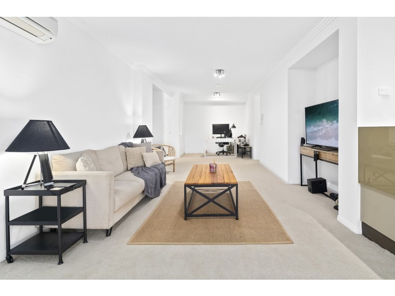 93/251 Varsity Parade, Varsity Lakes QLD 4227