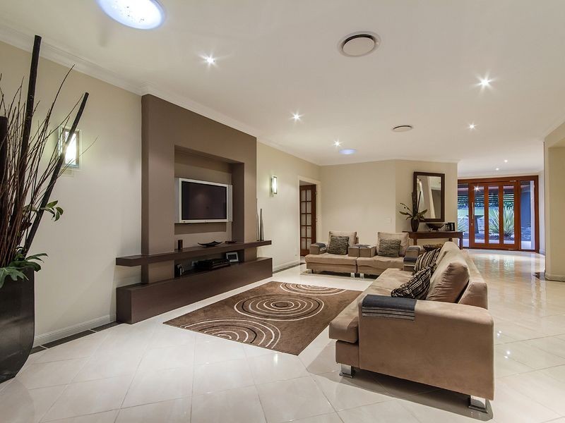 77 Lawnhill Drive, Nerang QLD 4211