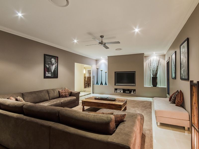 77 Lawnhill Drive, Nerang QLD 4211