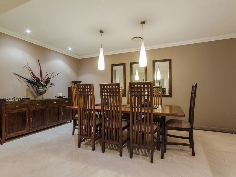 77 Lawnhill Drive, Nerang QLD 4211