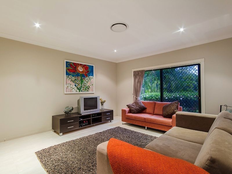 77 Lawnhill Drive, Nerang QLD 4211
