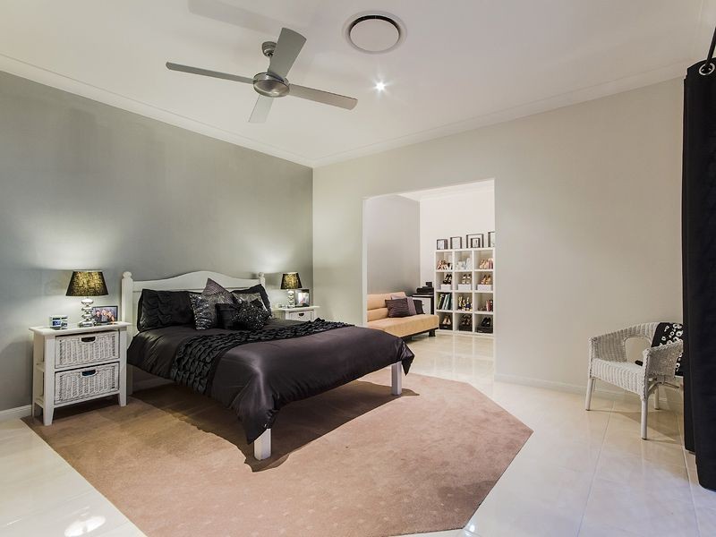 77 Lawnhill Drive, Nerang QLD 4211
