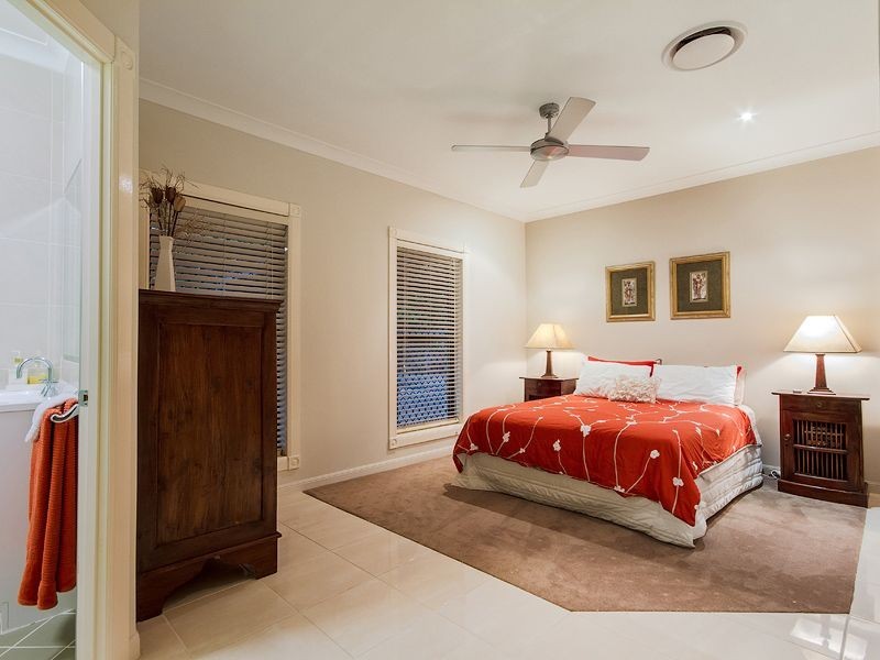 77 Lawnhill Drive, Nerang QLD 4211