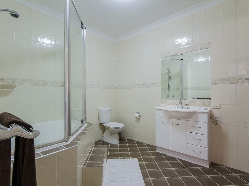 77 Lawnhill Drive, Nerang QLD 4211
