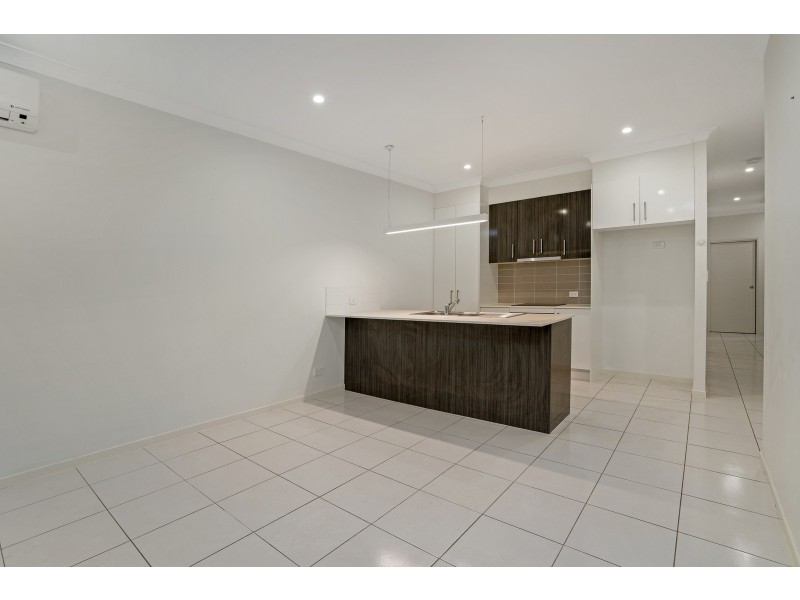 1/32 Velox Circuit, Upper Coomera QLD 4209