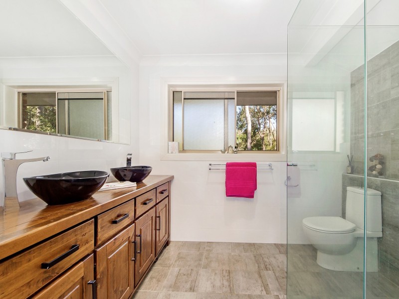 2 Nash Road, Worongary QLD 4213