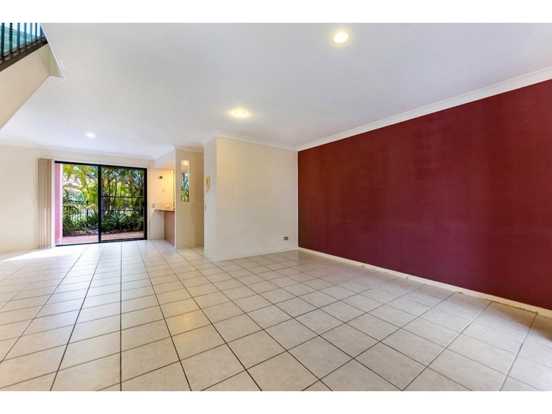 33/302 Christine Avenue, Varsity Lakes QLD 4227