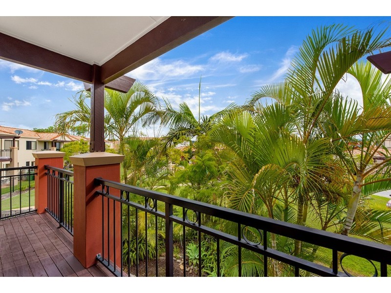 33/302 Christine Avenue, Varsity Lakes QLD 4227