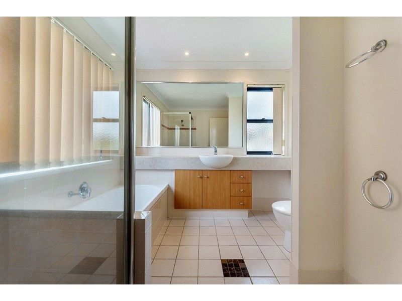 33/302 Christine Avenue, Varsity Lakes QLD 4227