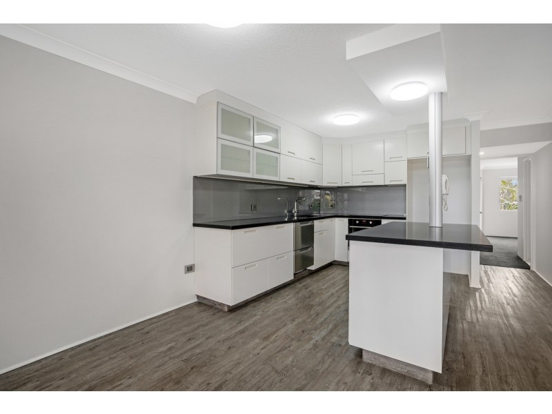 22 Jennifer Avenue, Runaway Bay QLD 4216