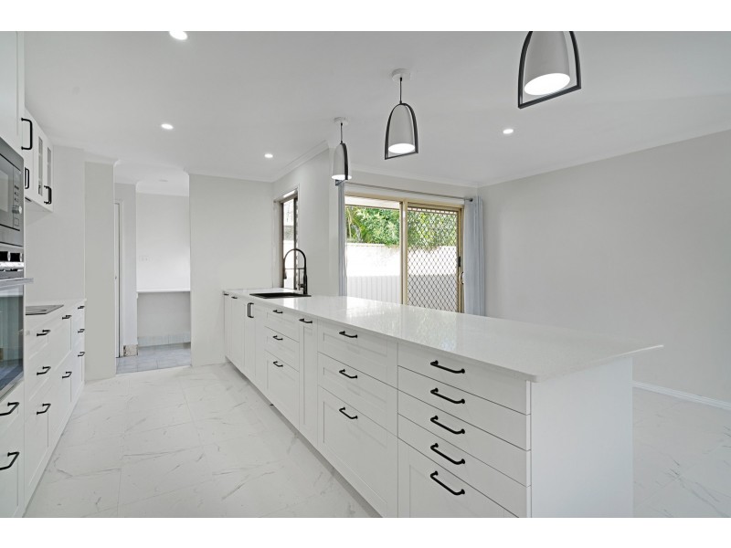 5 Parkside Circuit, Robina QLD 4226
