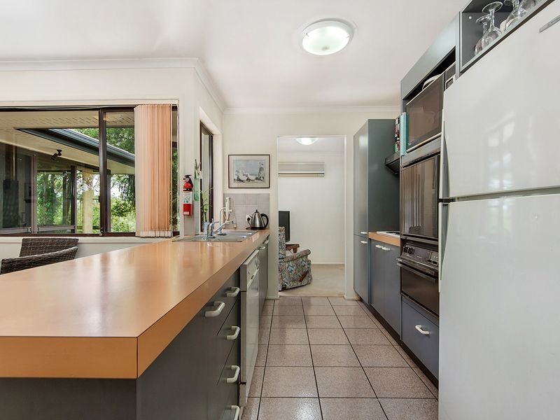 8 Stirling Court, Bonogin QLD 4213