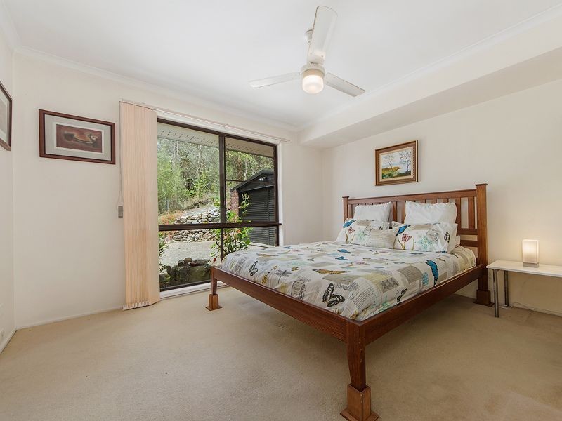 8 Stirling Court, Bonogin QLD 4213