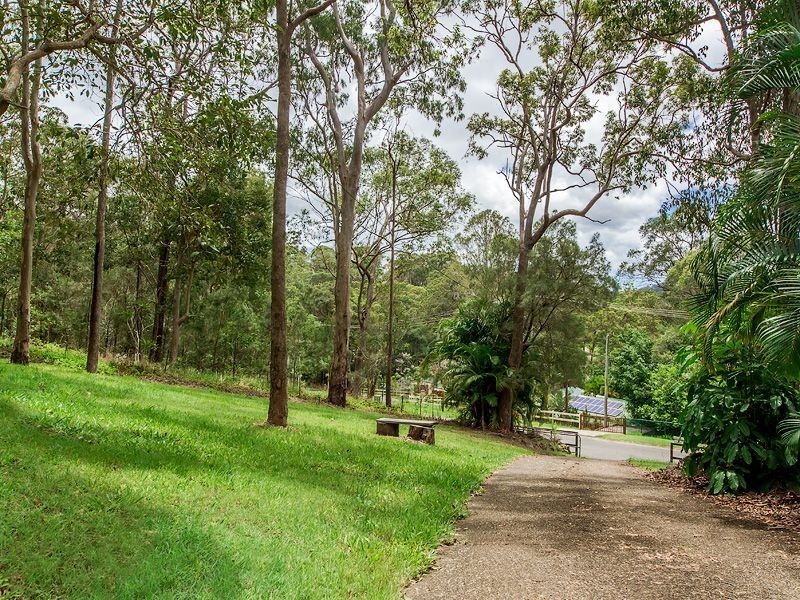 8 Stirling Court, Bonogin QLD 4213