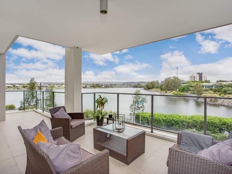 20/9 Moores Crescent, Varsity Lakes QLD 4227