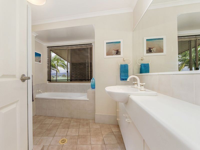 9 Sefton Place, Robina QLD 4226