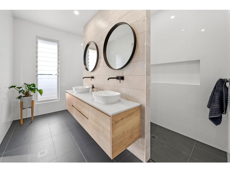 108 Montego Hills Drive, Kingsholme QLD 4208