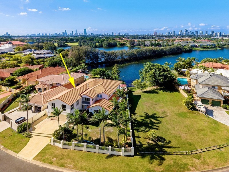 17 Montserrat Court, Clear Island Waters QLD 4226