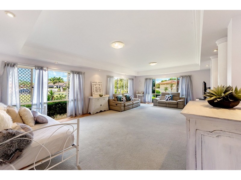 17 Montserrat Court, Clear Island Waters QLD 4226