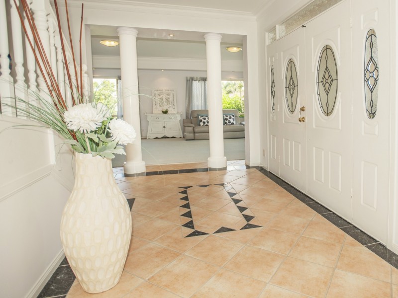 17 Montserrat Court, Clear Island Waters QLD 4226