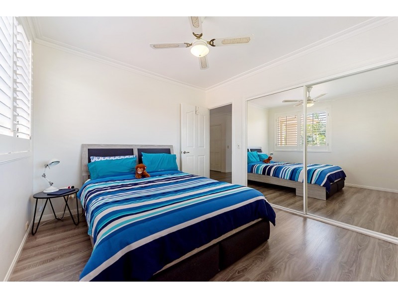 17 Montserrat Court, Clear Island Waters QLD 4226