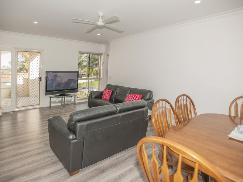 17 Montserrat Court, Clear Island Waters QLD 4226